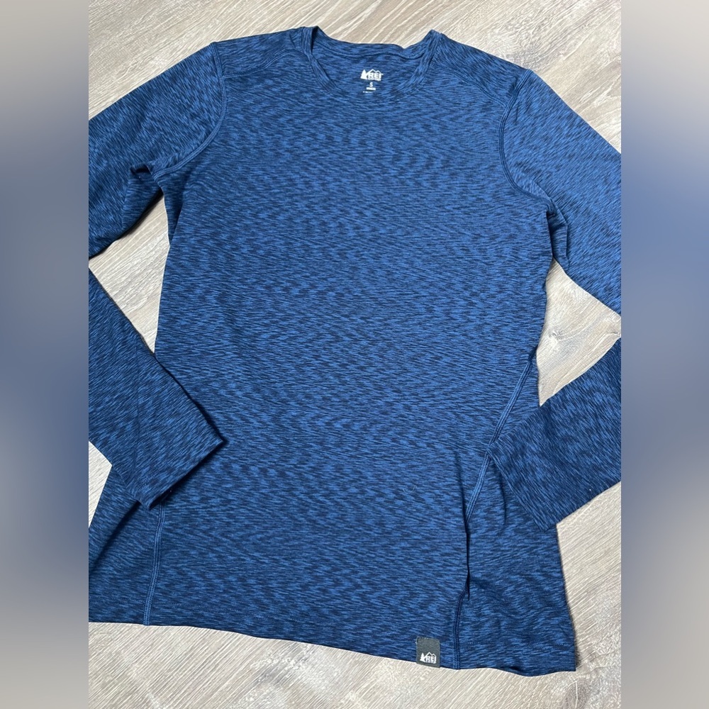 REI Women’s Blue Top- Small‎
